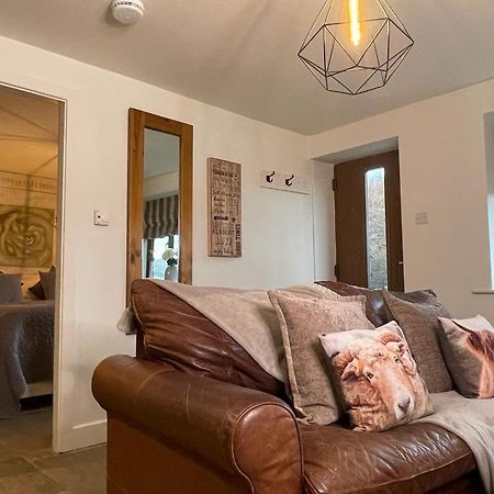 Hollies Cottage Кийли Екстериор снимка
